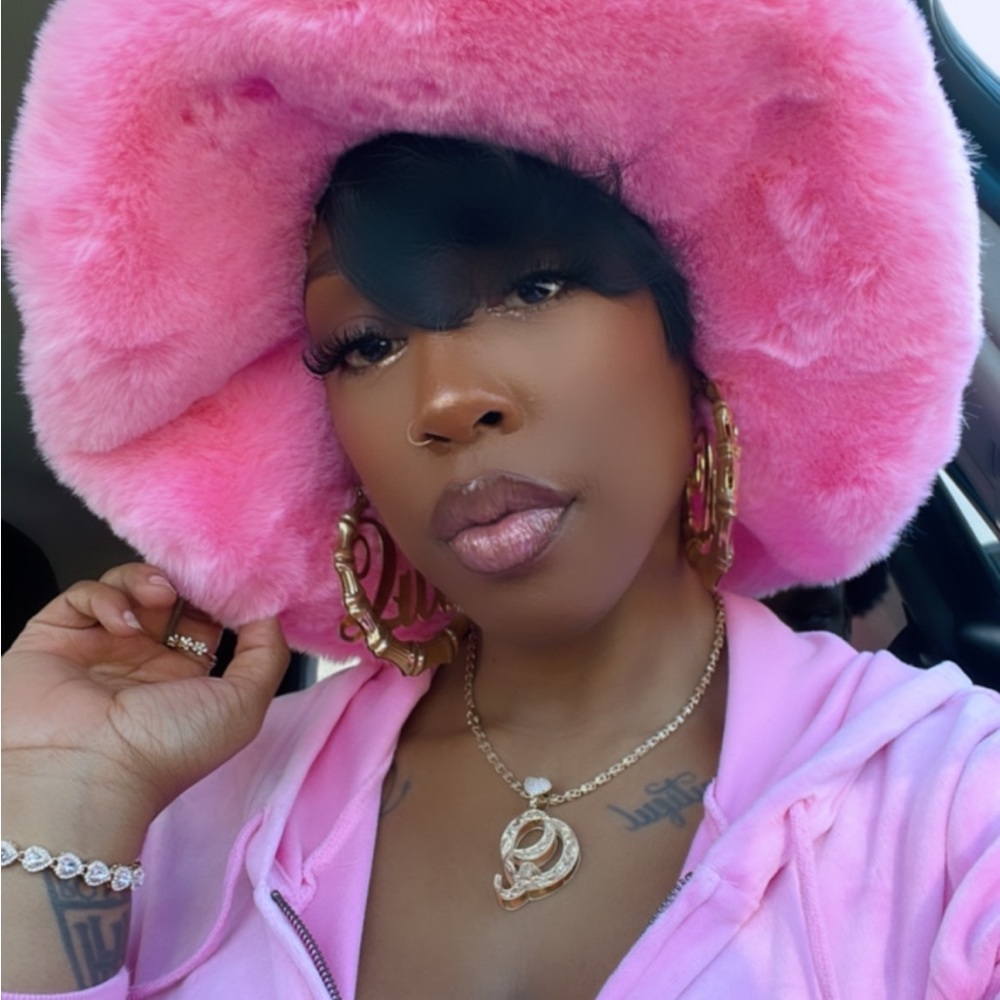 Meet your Posher, Shaquila